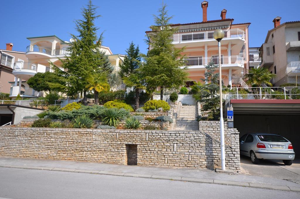 Apartments Slavica Rabac Bagian luar foto