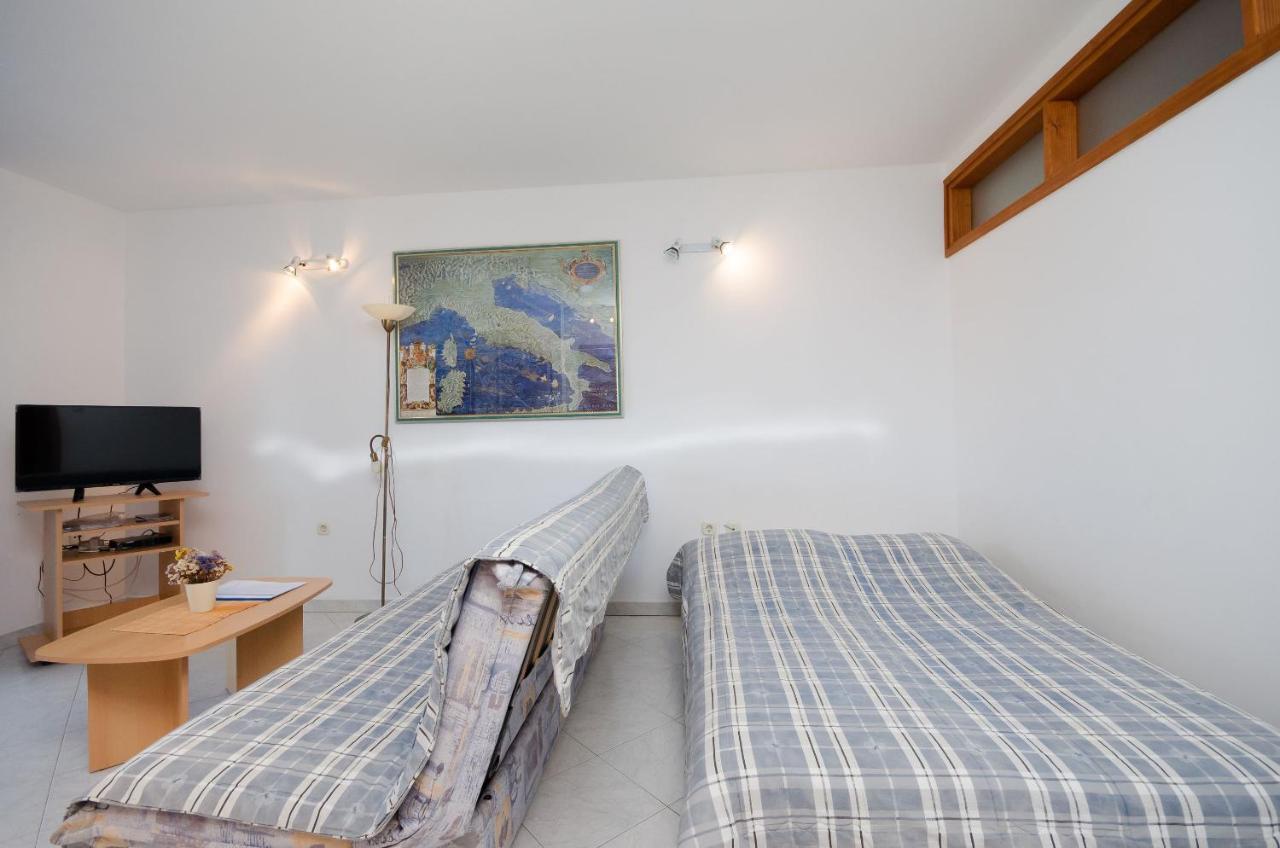 Apartments Slavica Rabac Bagian luar foto