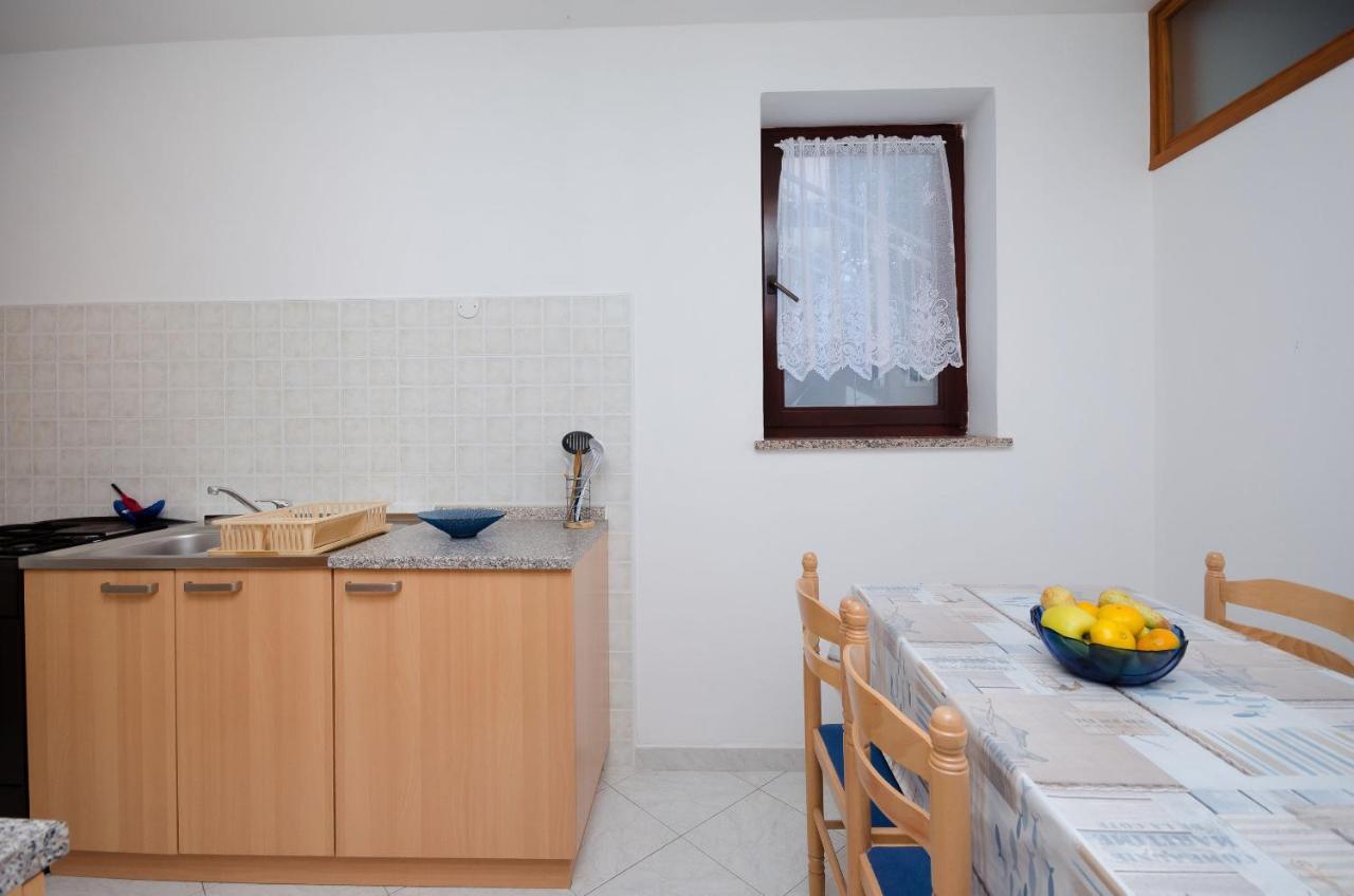 Apartments Slavica Rabac Bagian luar foto