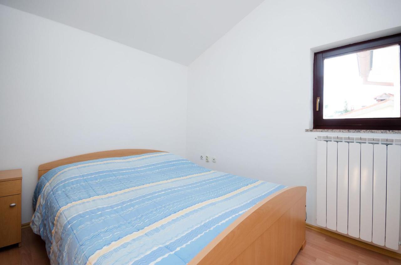 Apartments Slavica Rabac Bagian luar foto
